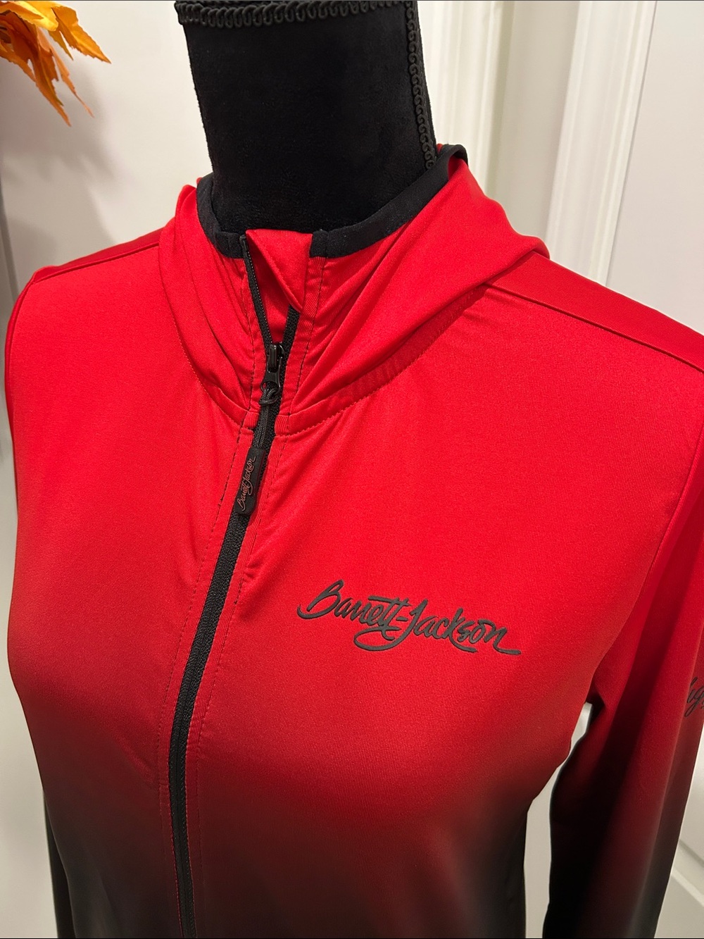 Barrett Jackson Women’s Red to Black Ombre Hooded Full-Zip Light Jacket Small